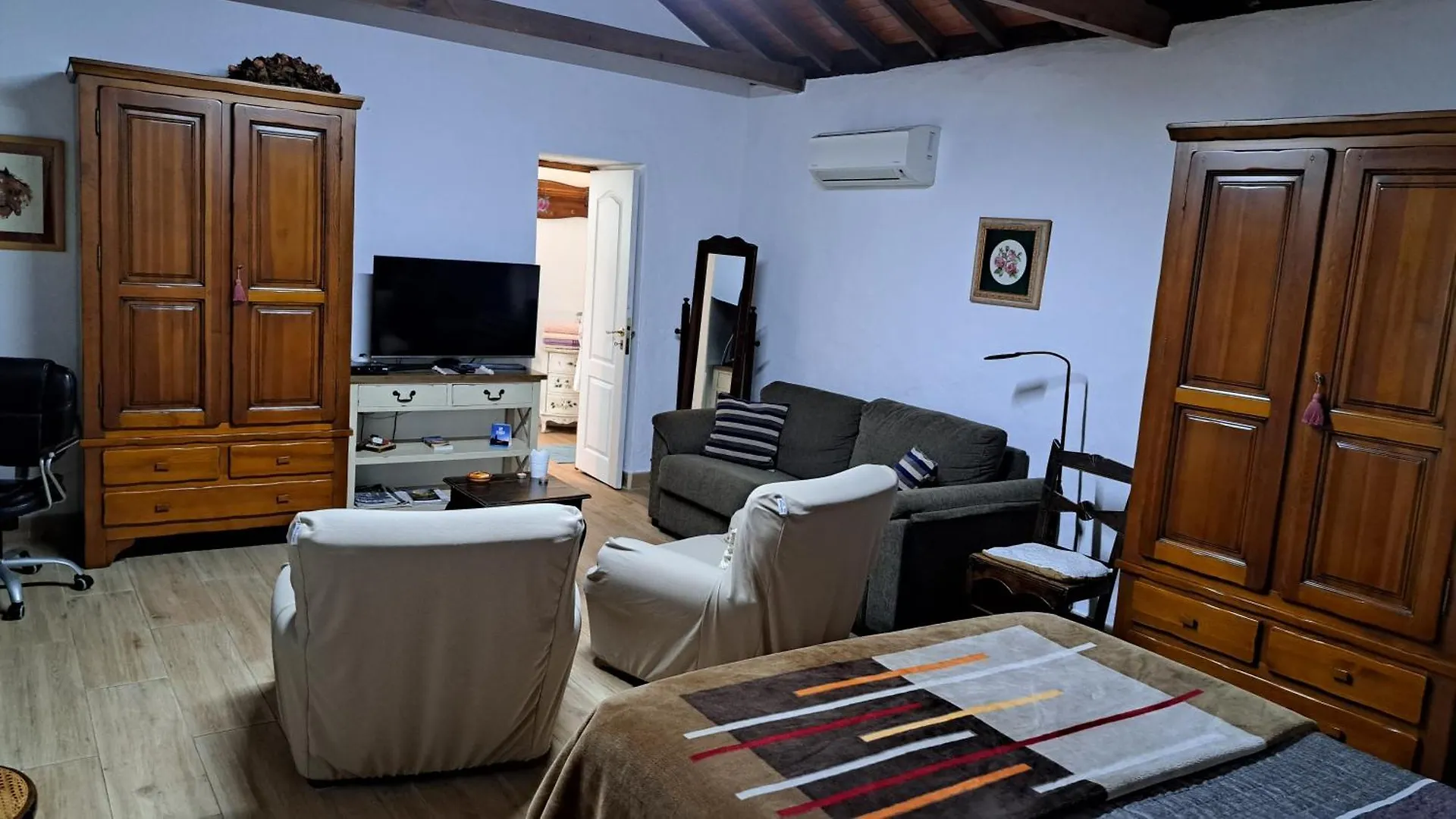 Casa Santana Segura Guest House Tejeda  Country house Tejeda (Gran Canaria)