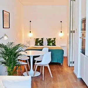 https://elegant-apt-with-a-beautiful-view.hotels-lisbon-portugal.com